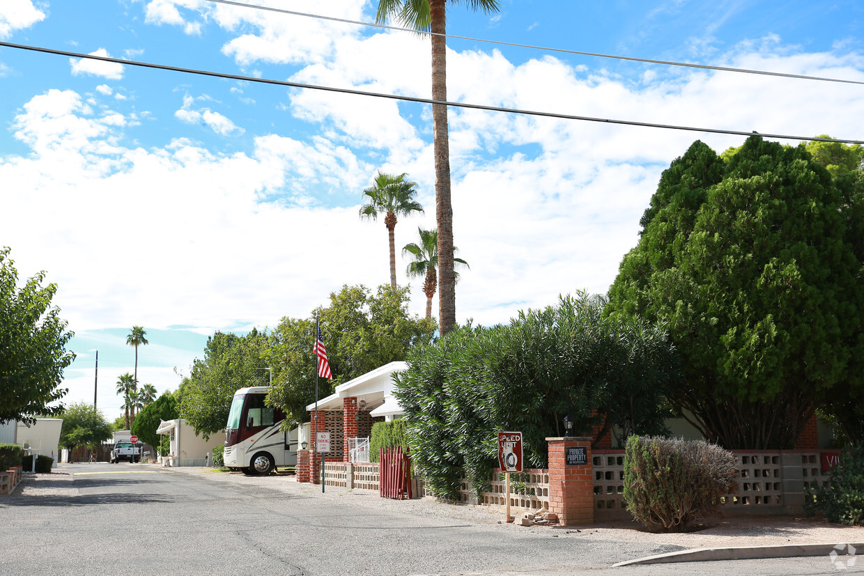 Foto del edificio - Village Mobile Home Park