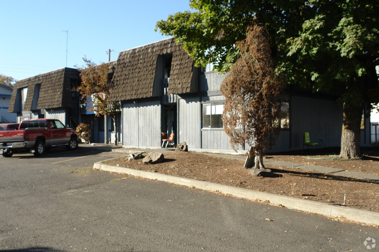 Building Photo - The 1219 Apts