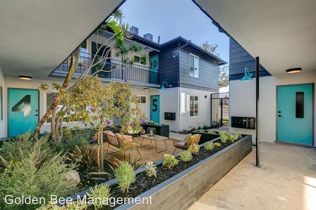 Building Photo - 7916-7920 Crenshaw Blvd