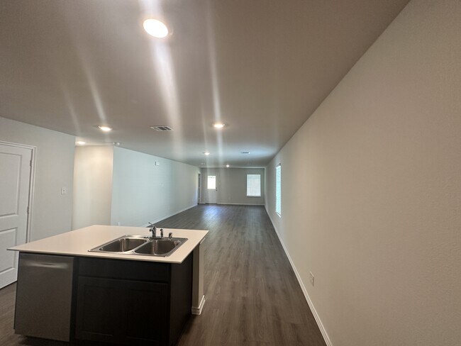 Foto del edificio - 1413 Brook Ln