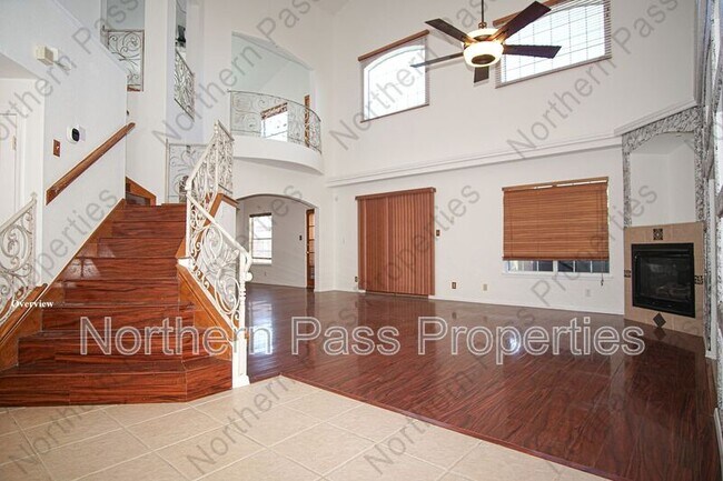 Building Photo - 12941 Tierra Salas Dr
