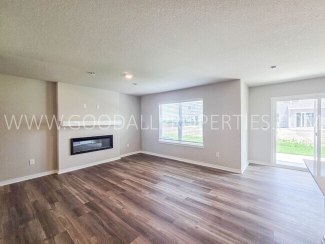 Foto del edificio - Never Lived In! Brand New 3 Bed, 2.5 Bath Townhome in Waukee