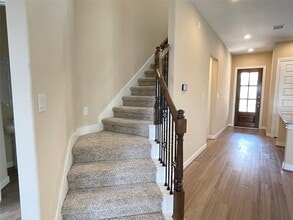 Building Photo - 10418 Quiet Courtyard Rd