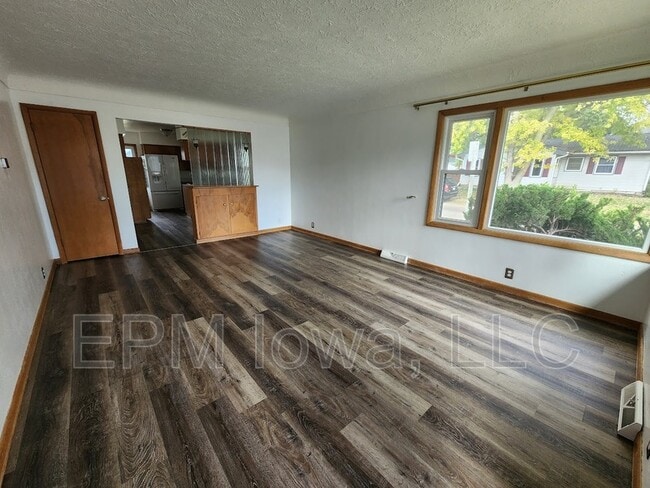 Building Photo - 600 Evergreen Ave