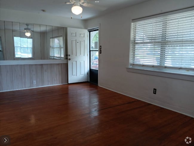 Building Photo - 141 White St