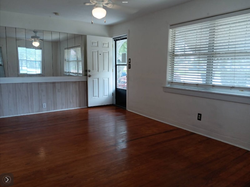 Primary Photo - 141 White St