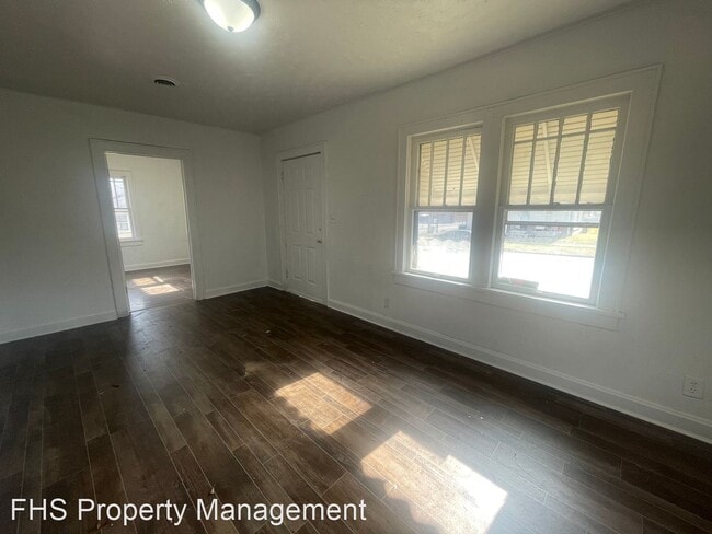 Building Photo - 2 br, 1 bath House - 815 E Locust