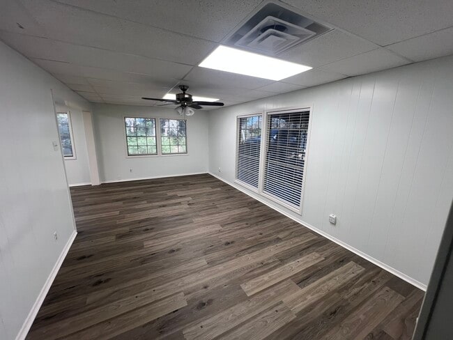 Foto del edificio - 11106 N Dowling Rd