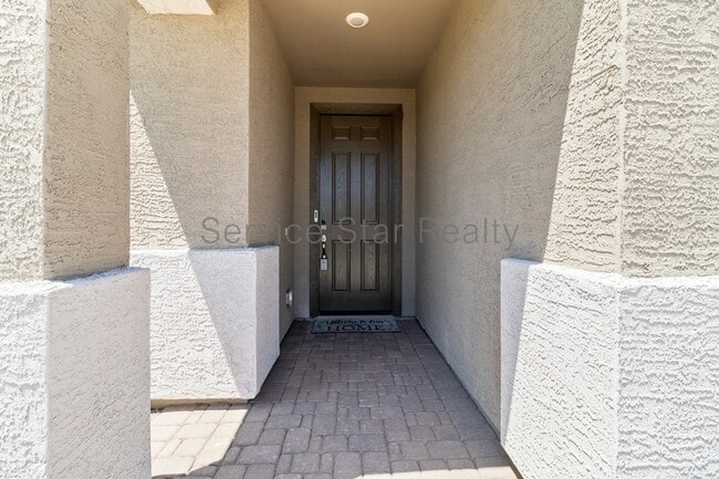 Building Photo - 1304 S 223rd Ln
