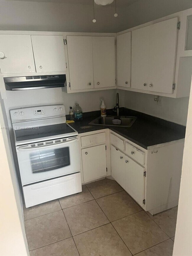 Foto del edificio - 201 Southeast 6th Avenue Apt #10, Pompano ...
