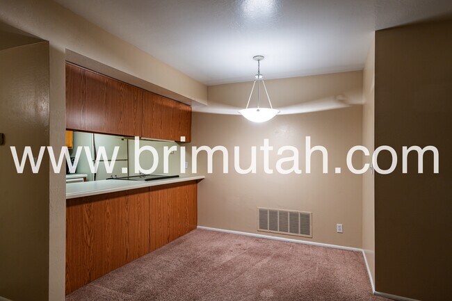 Foto del edificio - 4836 Highland Cir