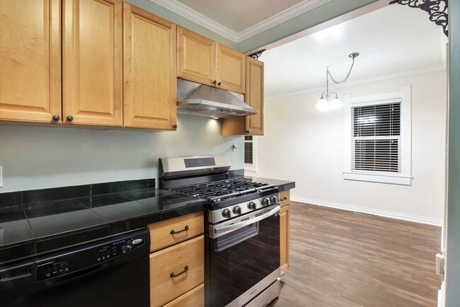 Foto del edificio - Charming 1924 Bungalow! 3 bedrooms and 1 b...