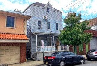 Building Photo - 6 6th St