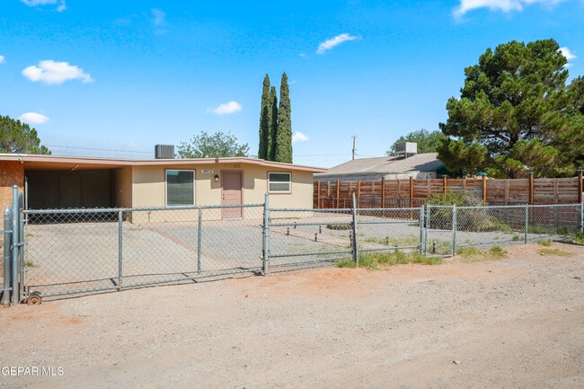 Building Photo - 3977 Las Casitas Dr