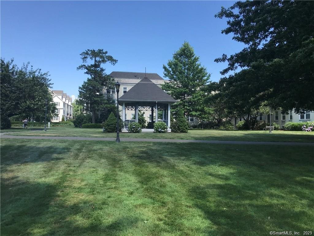 Primary Photo - 120 Woodside Green