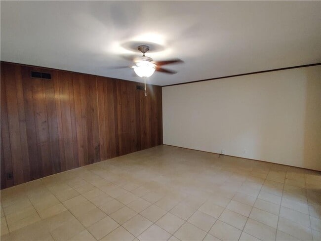 Building Photo - 3215 Cherry Ln