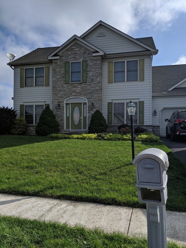 Primary Photo - Beautiful 4-Bedroom Home Coming Soon!