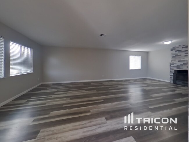 Foto del edificio - 41109 McDowell Street Hemet CA