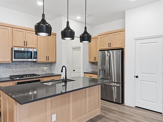 Building Photo - 721 Kerrville Ln