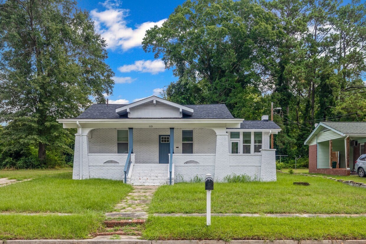 Primary Photo - Charming 3-bedroom, 1-bath brick bungalow ...