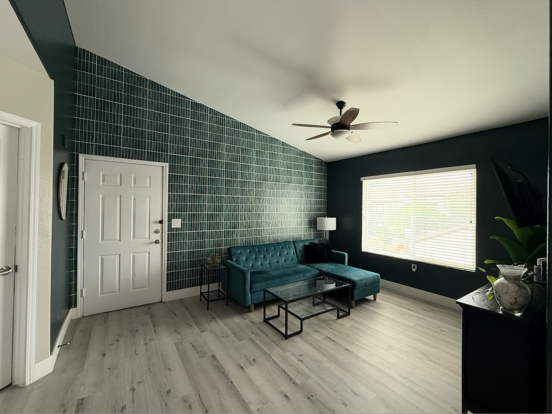 Foto principal - 7255 W Sunset Rd