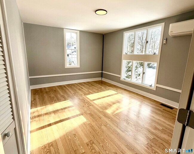 Foto del edificio - 7 Washington Rd