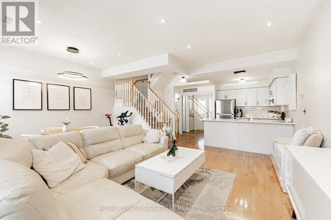 Photo du bâtiment - 760-760 Lawrence Ave W
