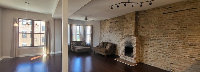 Building Photo - 2816 N Lincoln Ave