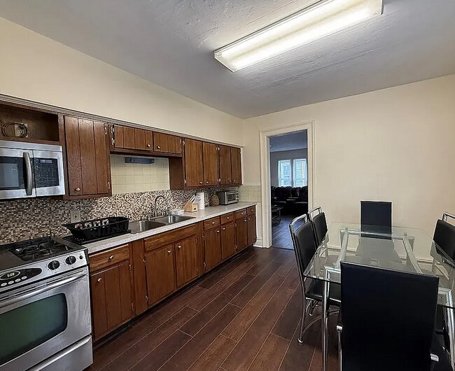 Foto del edificio - 23 1/2 Cedar St