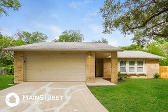 Building Photo - 15007 Old Creek St