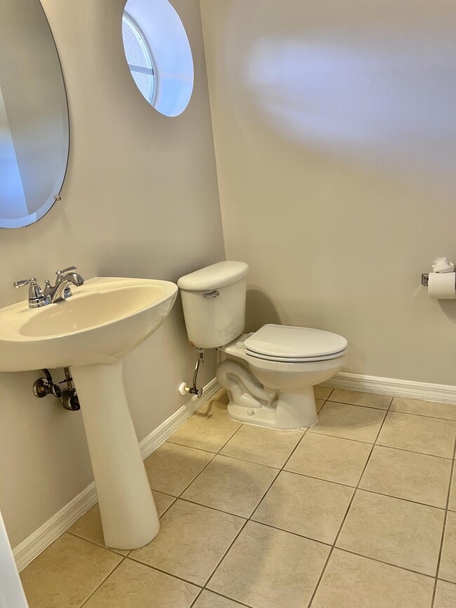 Building Photo - 3185 Antica St