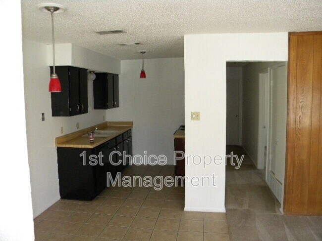Foto del edificio - 7043 Crosstimbers Ln
