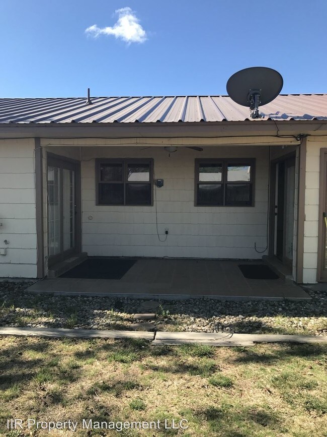 Building Photo - 825 Agate Rd