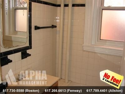 Foto del edificio - 208 Winthrop Rd