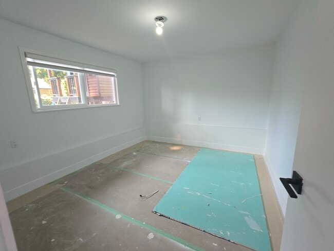 Building Photo - 6611 Albion Way