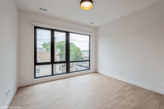 Foto del edificio - 4806 N Magnolia Ave