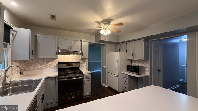 Foto del edificio - 10702 Heavenwood Ct