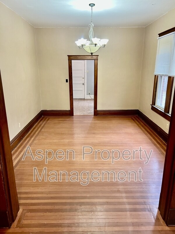 Foto del edificio - 1626 Dodge St