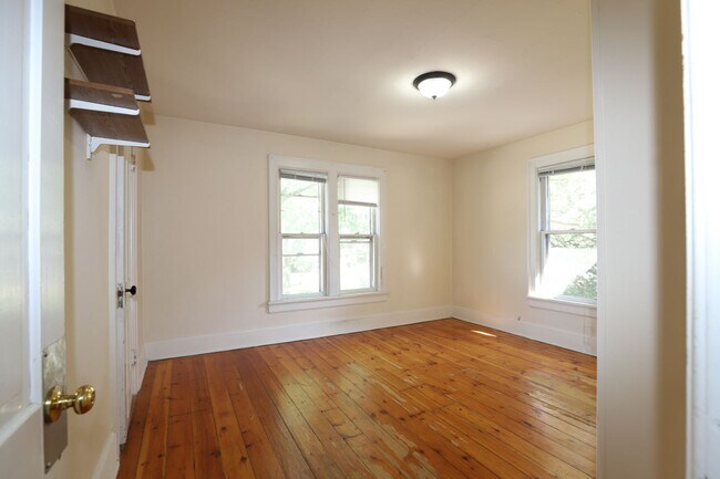 Bedroom - 414 S Mills St