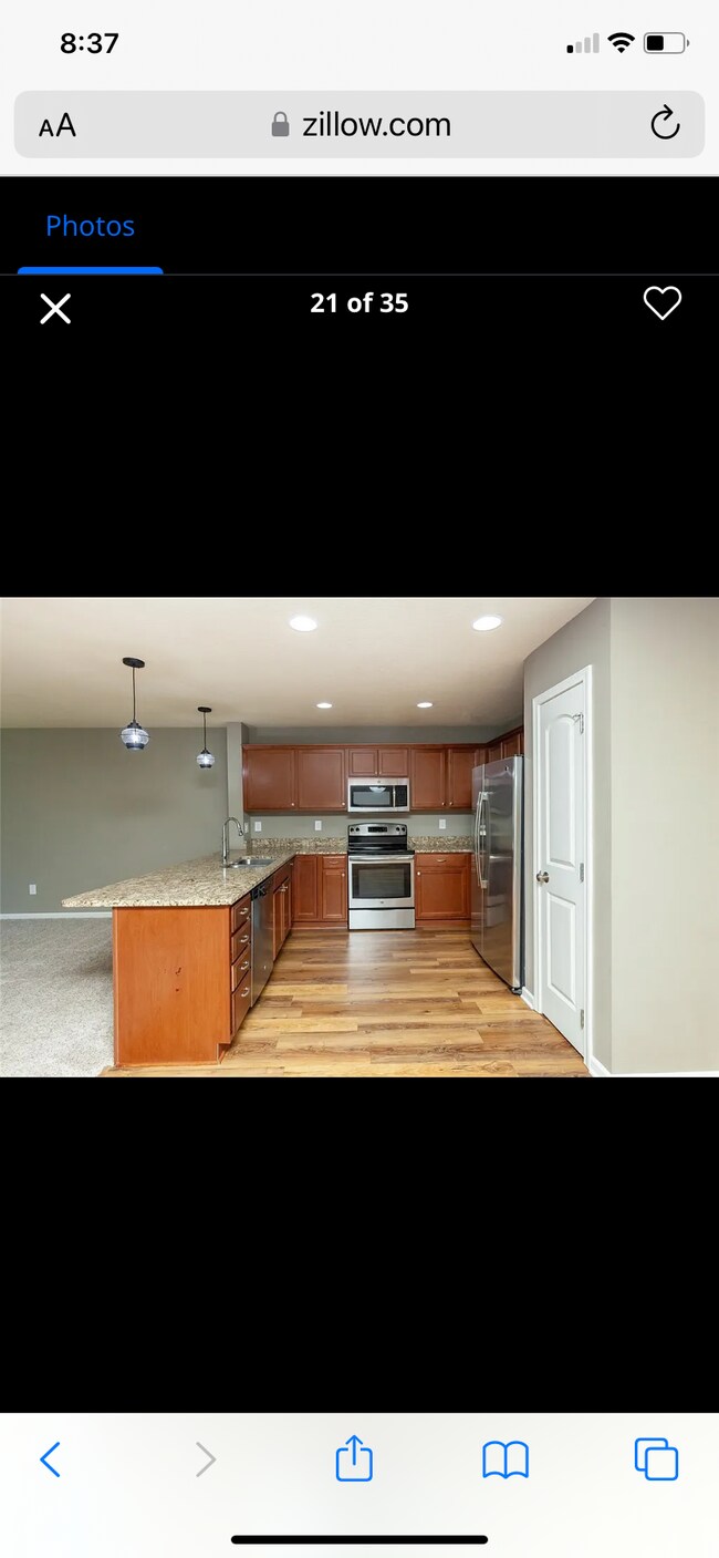Luxury vynal plank floors - 636 Cypress Pl