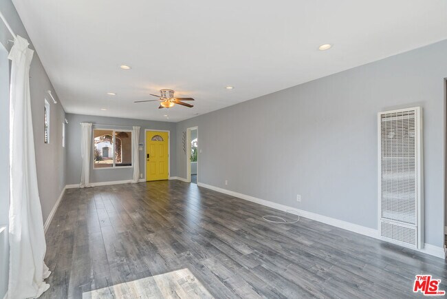 Foto del edificio - 3111 W 69th St