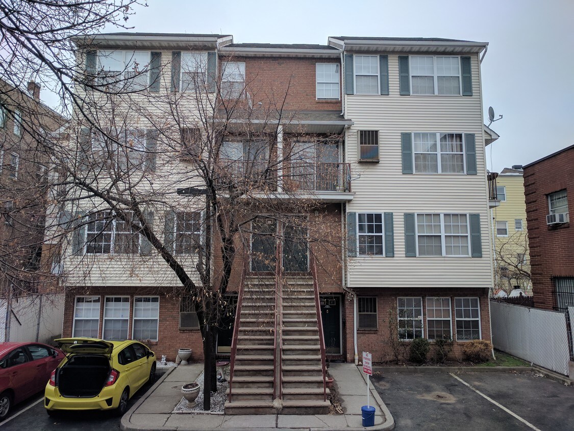 84 Union St, Newark, NJ 07105 Townhome Rentals in Newark NJ