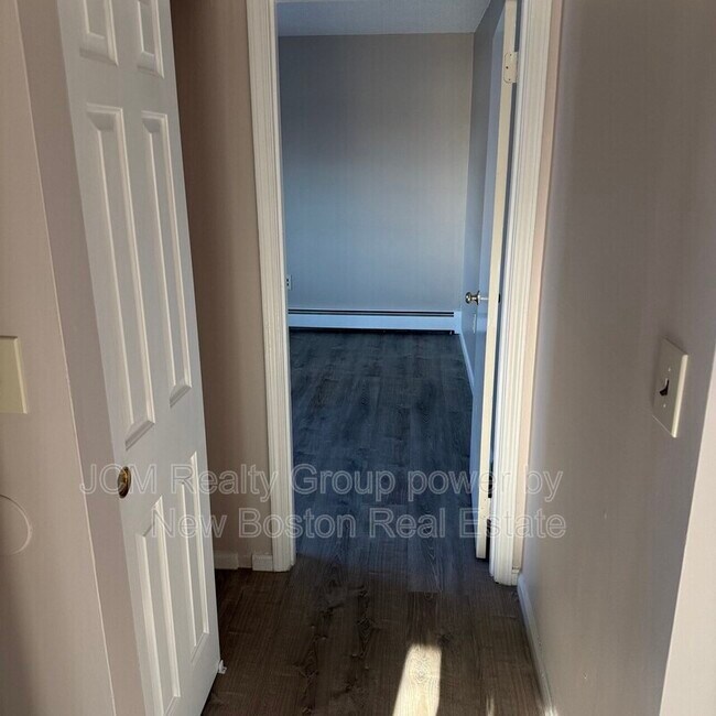 Building Photo - 509 Chatham St