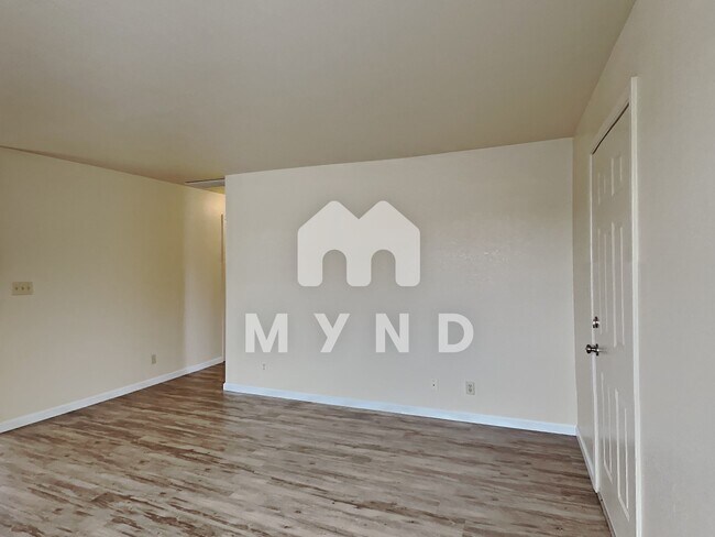 Building Photo - 540 Monroe St Apt A