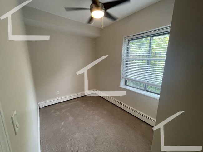 Building Photo - Newly renovated 1 bed