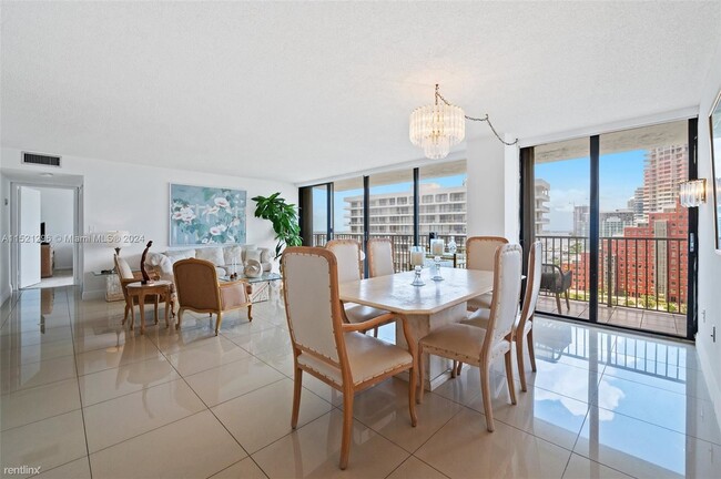 Foto del edificio - 3 br, 3 bath House - 1450 Brickell Bay Dr ...