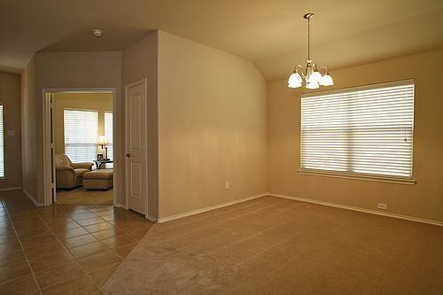 Foto del edificio - 9704 Sleepy Hollow Dr