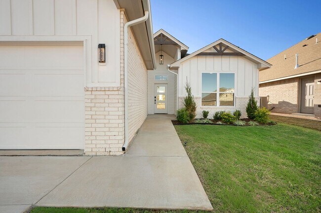 Foto del edificio - 5017 Misty Wood Ln