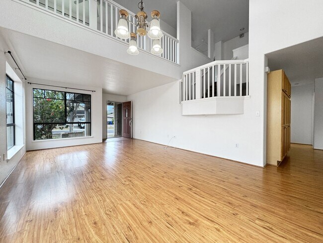 Foto del edificio - Centrally located Waipahu Single Family Home!