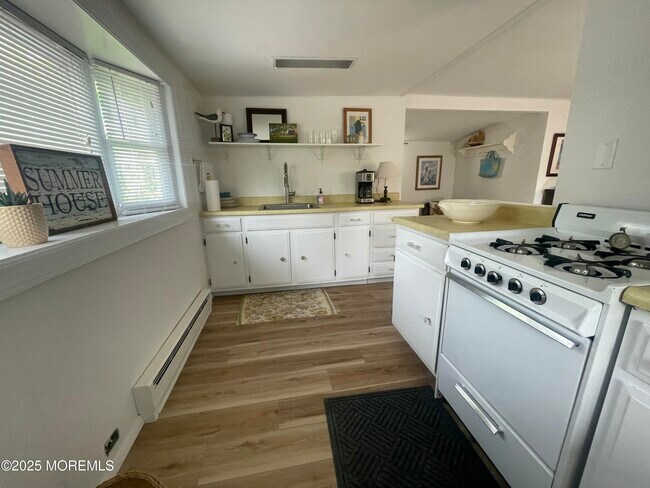 Foto del edificio - 418 Woodland Ln
